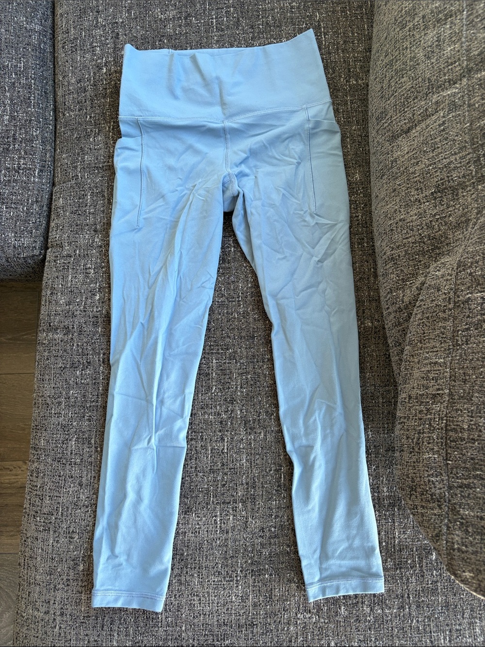 Athleta Salutation Stash Pocket II 7/8 Tight in Cottage Blue Size XS